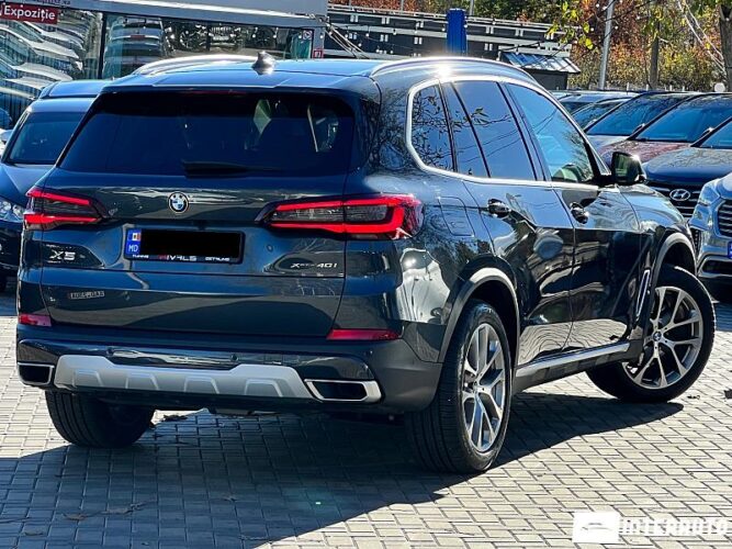 BMW X5 4.0i 40 interauto-car