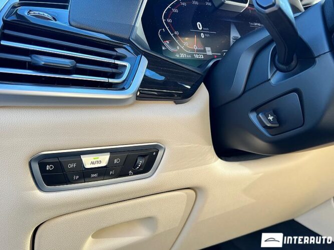 BMW X5 4.0i 56 interauto-car