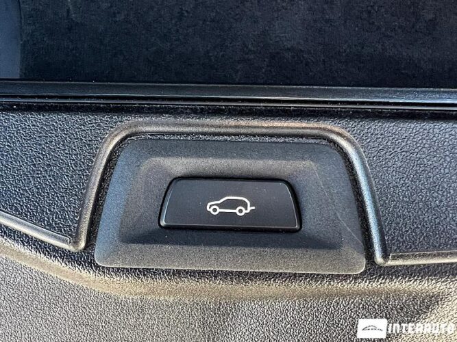 BMW X5 4.0i 60 interauto-car