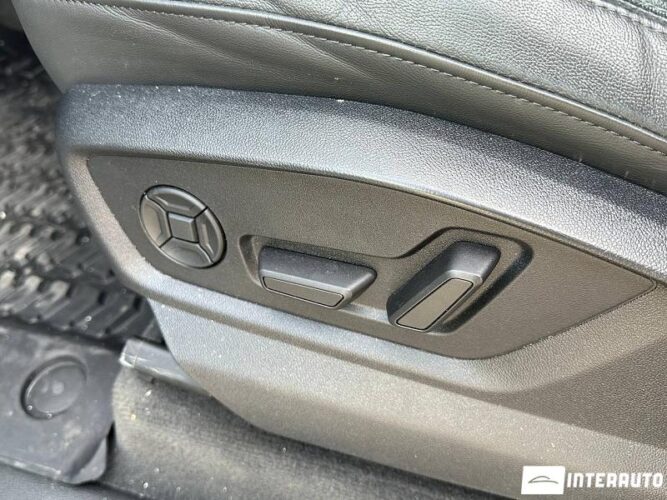 Audi Q7 42 interauto-car