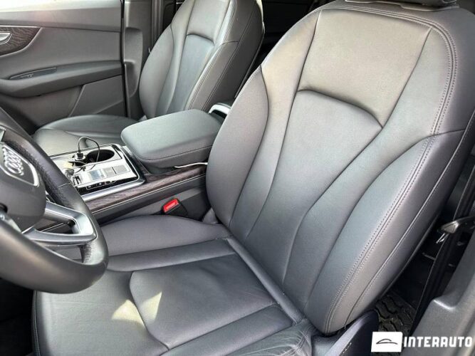 Audi Q7 43 interauto-car