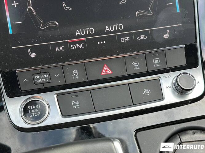 Audi Q7 51 interauto-car