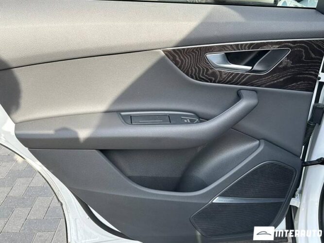 Audi Q7 56 interauto-car