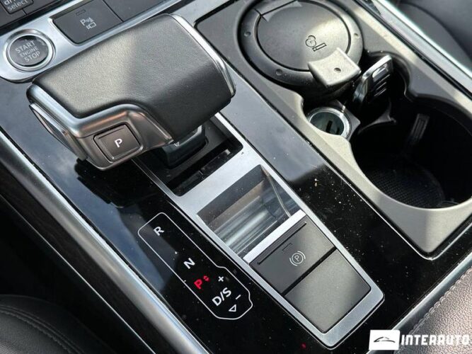 Audi Q7 54 interauto-car