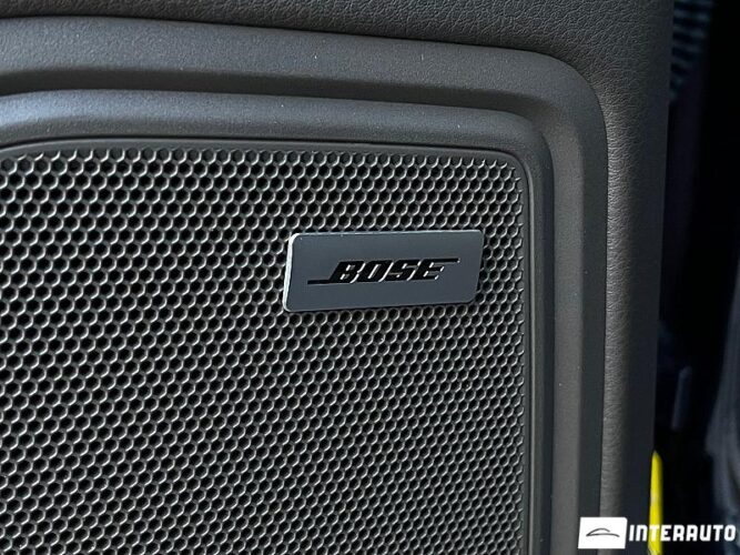 Porsche Macan 50 interauto-car