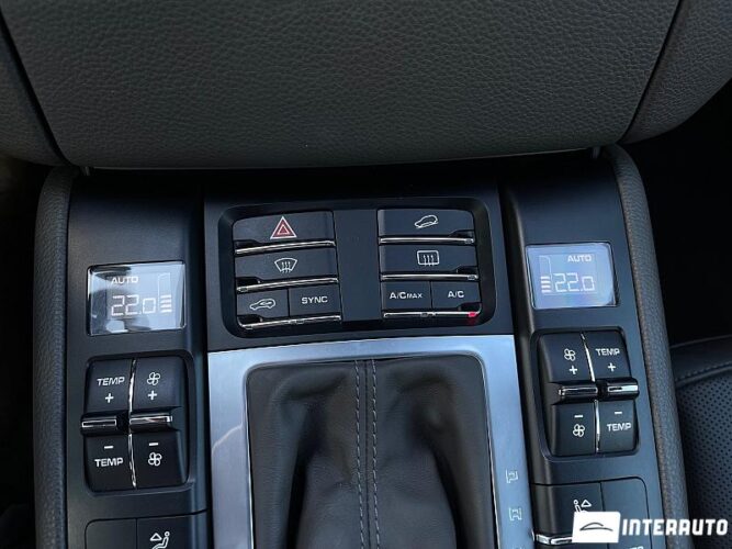 Porsche Macan 47 interauto-car