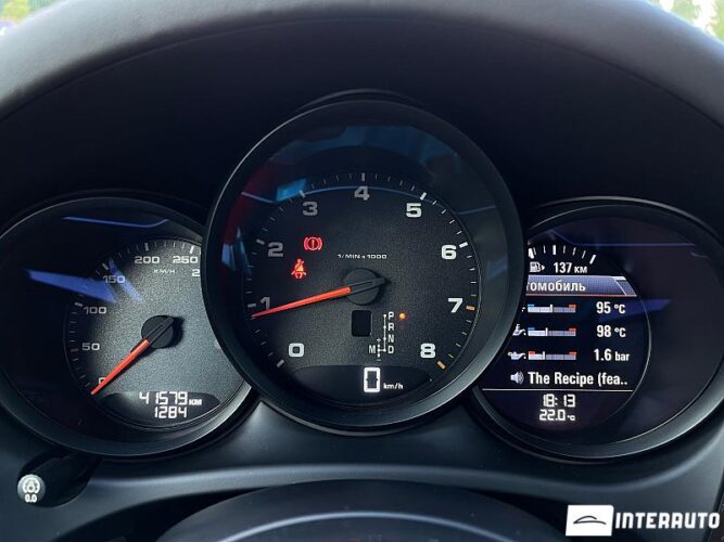 Porsche Macan 41 interauto-car