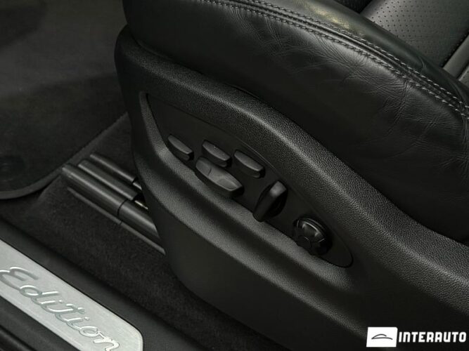 Porsche Cayenne E-Hybrid Coupe 48 interauto-car