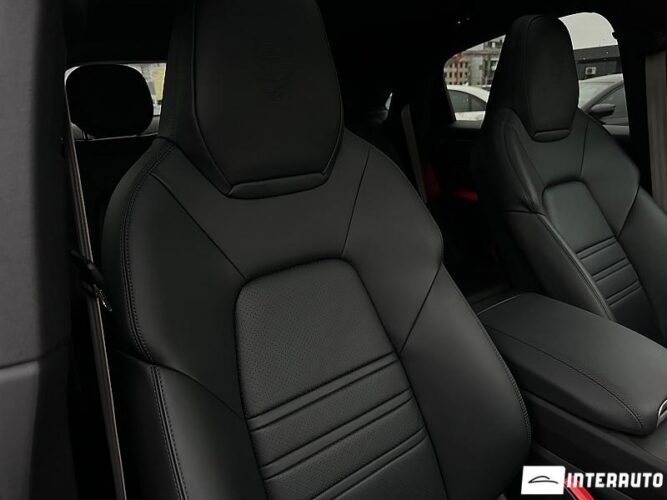 Porsche Cayenne E-Hybrid Coupe 61 interauto-car