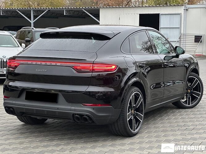 Porsche Cayenne E-Hybrid Coupe 42 interauto-car