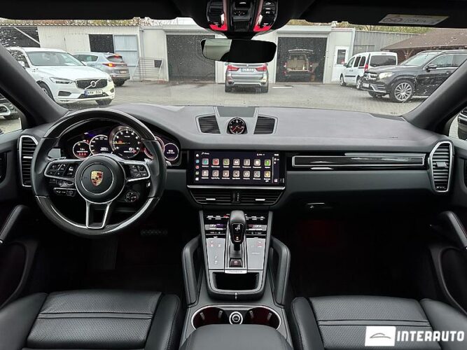 Porsche Cayenne E-Hybrid Coupe 59 interauto-car