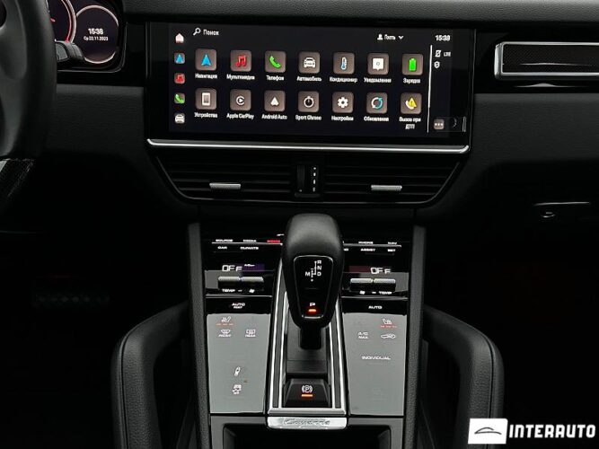 Porsche Cayenne E-Hybrid Coupe 56 interauto-car