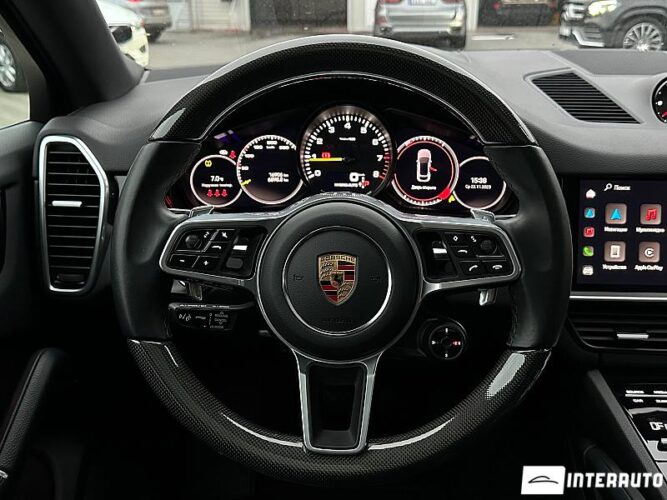 Porsche Cayenne E-Hybrid Coupe 51 interauto-car