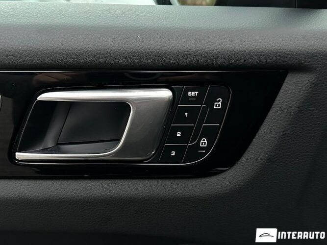 Porsche Cayenne E-Hybrid Coupe 47 interauto-car