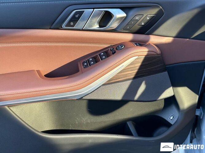 BMW X5 5.0e 41 interauto-car