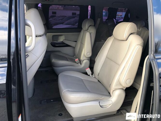 Kia Carnival 45 interauto-car