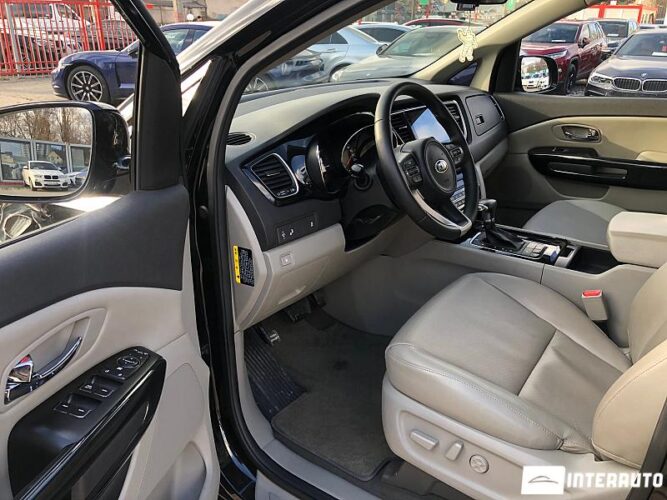 Kia Carnival 38 interauto-car