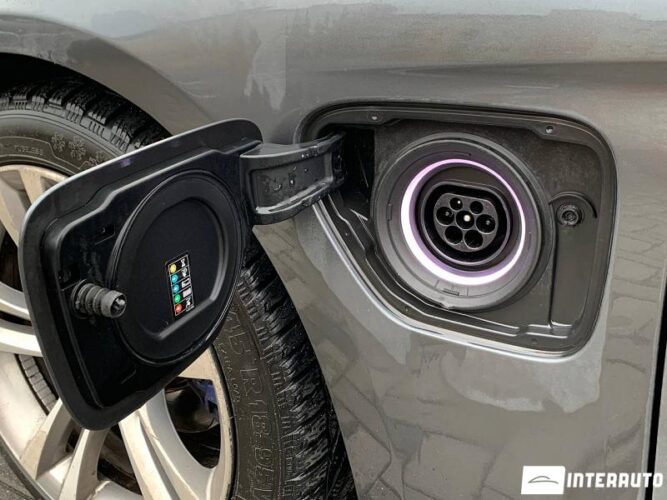 bmw 330E 2016