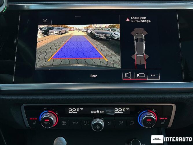 Audi Q3 44 interauto-car