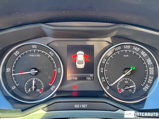 Skoda Superb 44 interauto-car