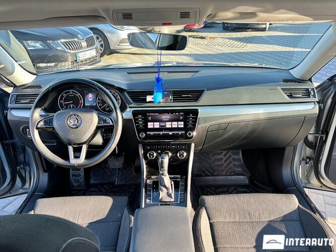Skoda Superb 40 interauto-car