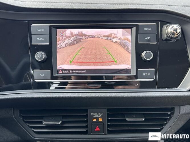 Volkswagen Jetta 43 interauto-car