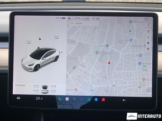 Tesla Model 3 39 interauto-car