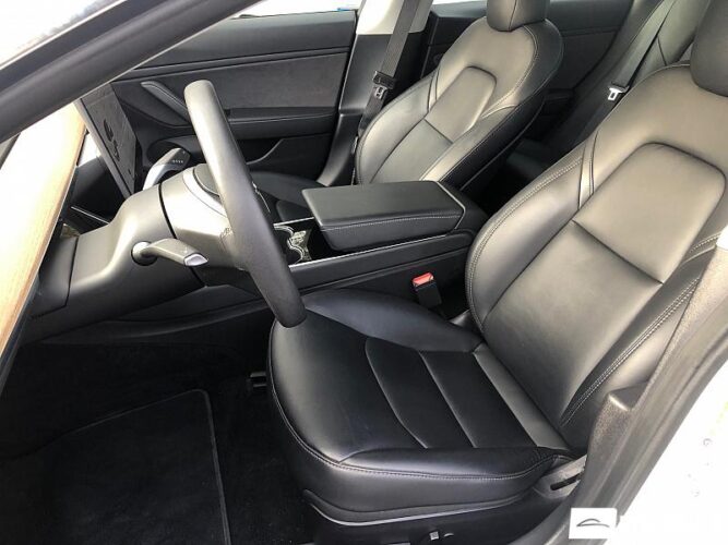 Tesla Model 3 31 interauto-car