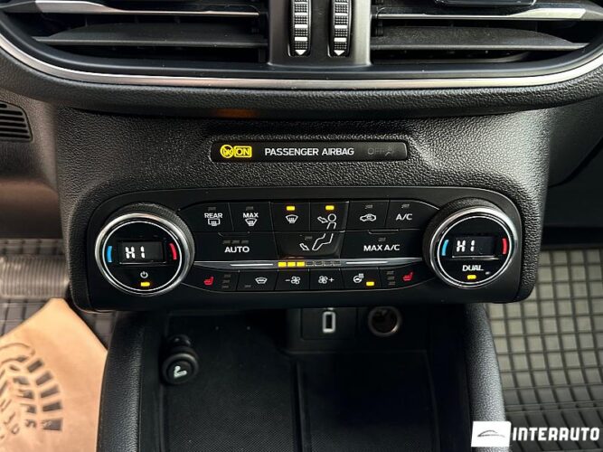 Ford Focus 52 interauto-car