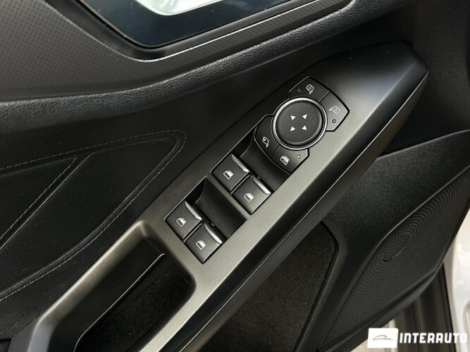 Ford Focus 42 interauto-car