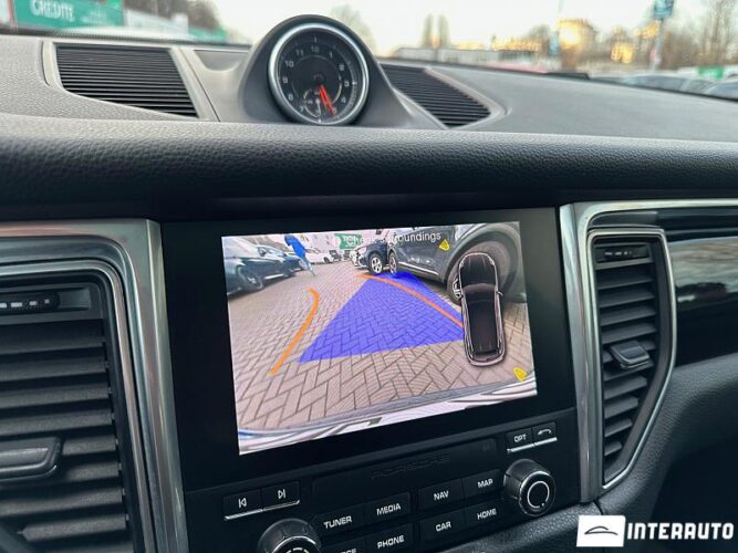 Porsche Macan 43 interauto-car
