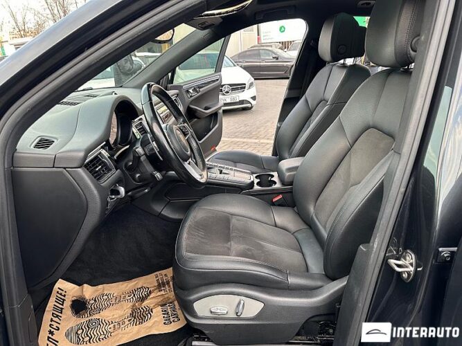 Porsche Macan 37 interauto-car