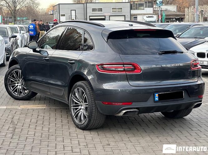 Porsche Macan 36 interauto-car