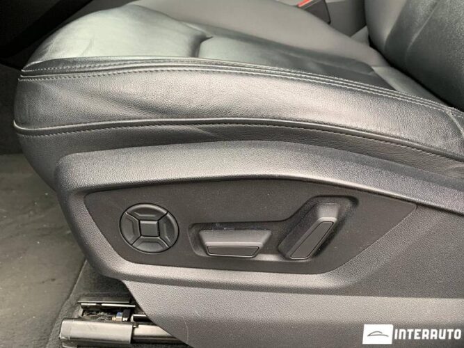 Audi Q7 42 interauto-car