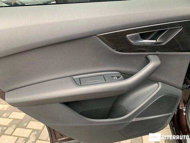 Audi Q7 44 interauto-car