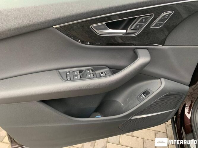 Audi Q7 35 interauto-car