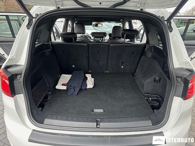 BMW 216d 52 interauto-car