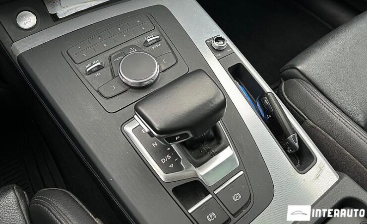 Audi Q5 42 interauto-car
