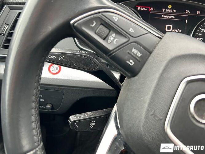 Audi Q5 38 interauto-car