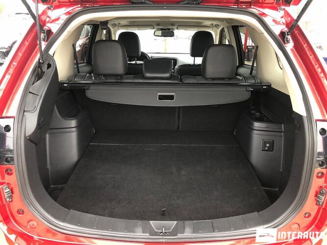 Mitsubishi Outlander 46 interauto-car