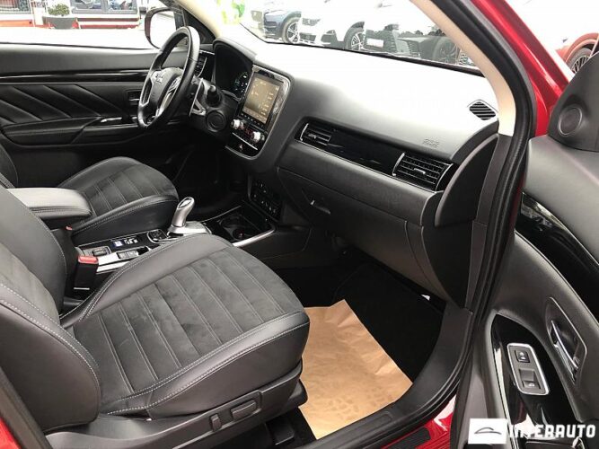 Mitsubishi Outlander 42 interauto-car