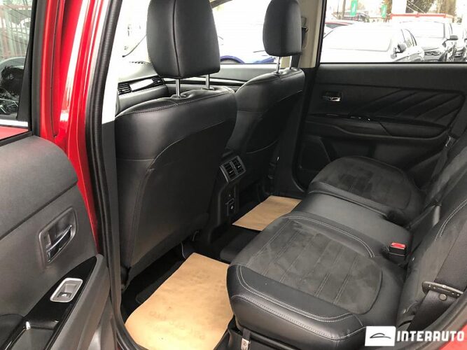 Mitsubishi Outlander 44 interauto-car