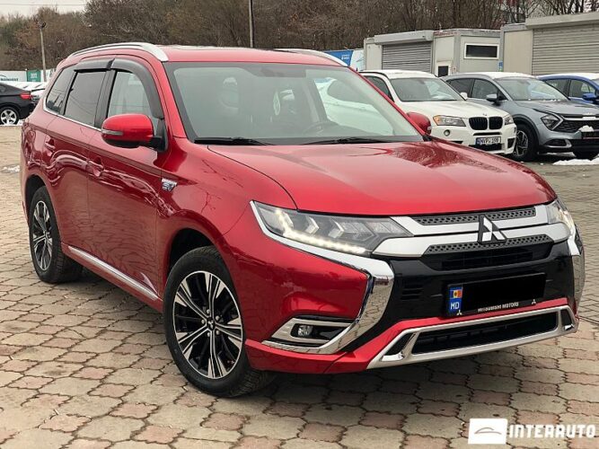Mitsubishi Outlander 33 interauto-car