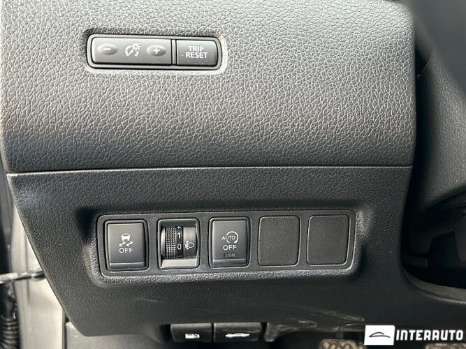 Nissan Pulsar 35 interauto-car