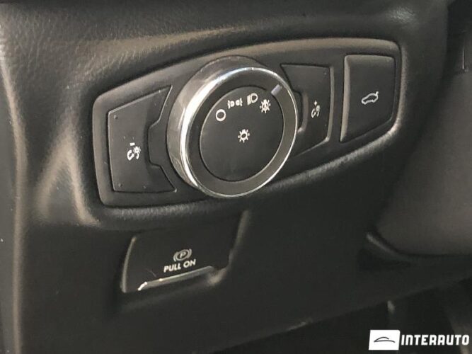 Lincoln MKZ 46 interauto-car