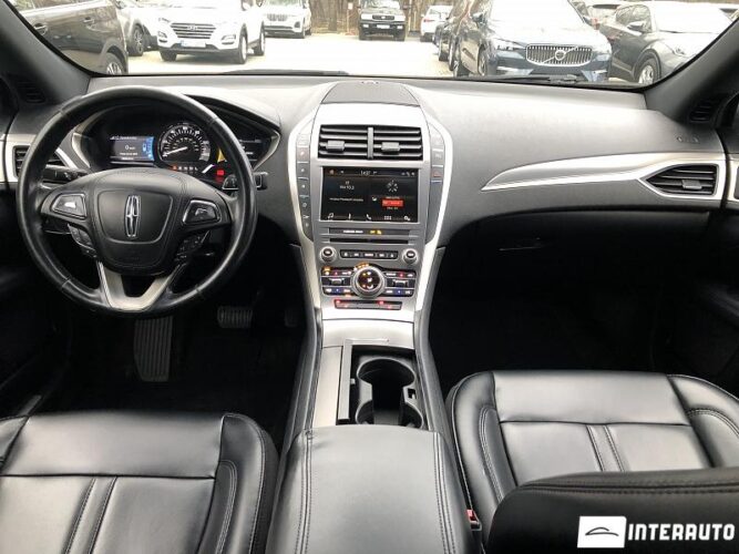 Lincoln MKZ 37 interauto-car