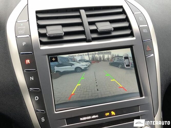 Lincoln MKZ 43 interauto-car