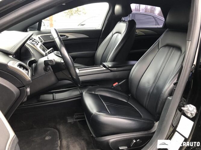 Lincoln MKZ 36 interauto-car