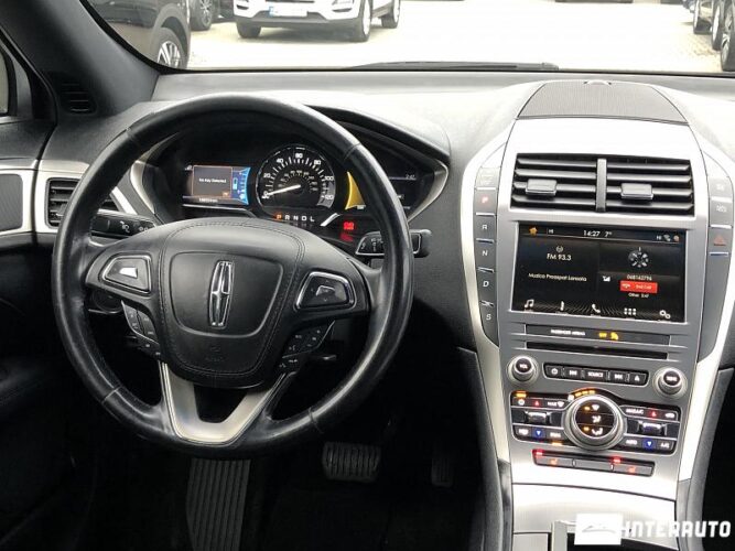 Lincoln MKZ 41 interauto-car