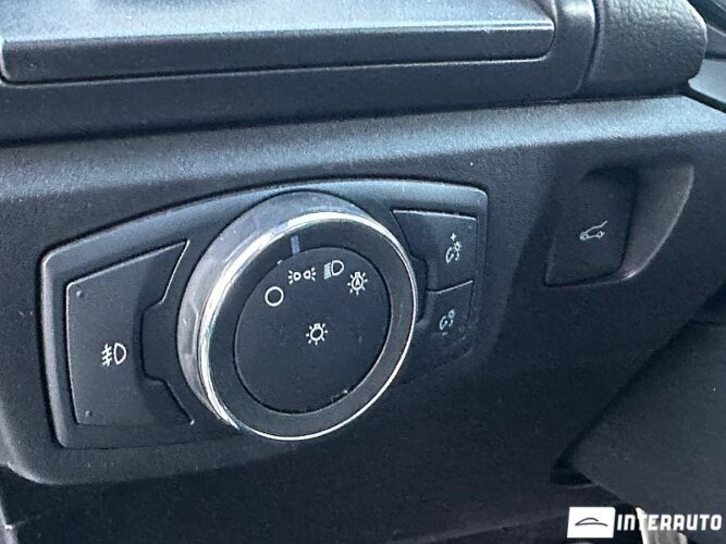 Ford Fusion 41 interauto-car